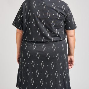 Abby Drawstring Plus Size Dress - Diamond Vine Black - Image 4