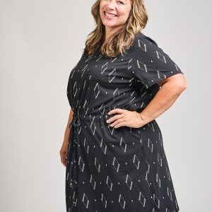 Abby Drawstring Plus Size Dress - Diamond Vine Black - Image 2